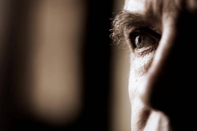 血脂高不高，“看眼”便知！5个习惯正让血脂飙升！很多人天天做