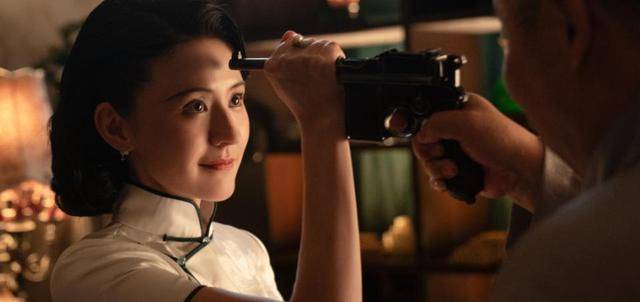 原创            同样是演经商女强人，把孙俪和热依扎放在一起看，差别就出来了