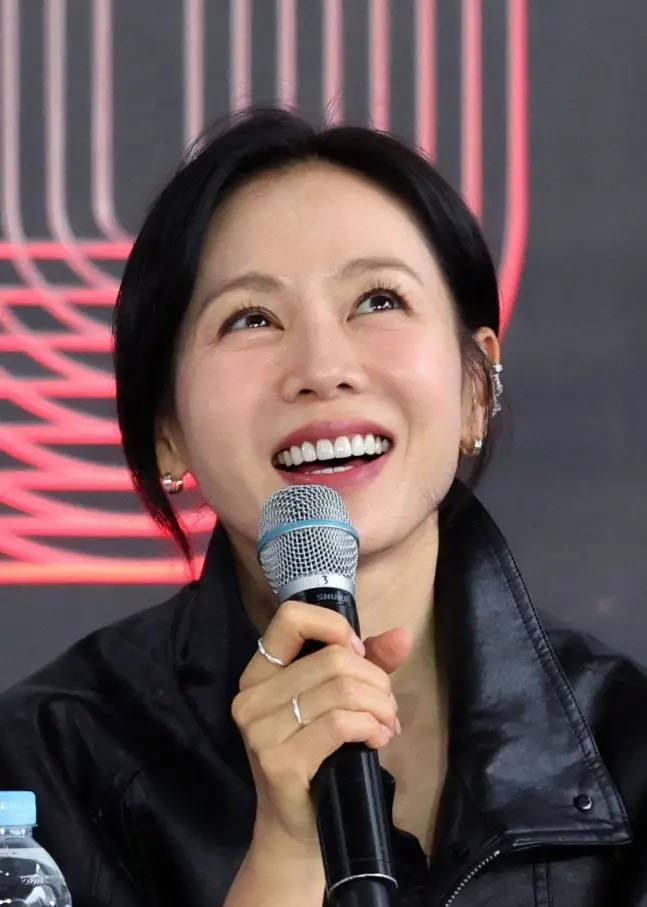 孙艺珍担心结婚后不能再演爱情片:还会有人找我拍吗？