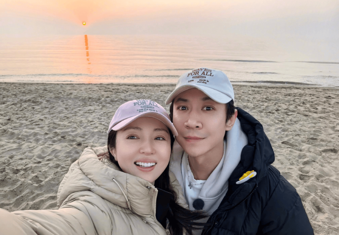 原创            《姐姐当家》张维伊亲戚好算计！拒参加婚礼，改成酒店婚礼充面子，暗示董璇将钱放一起用，张维伊表情耐人寻味