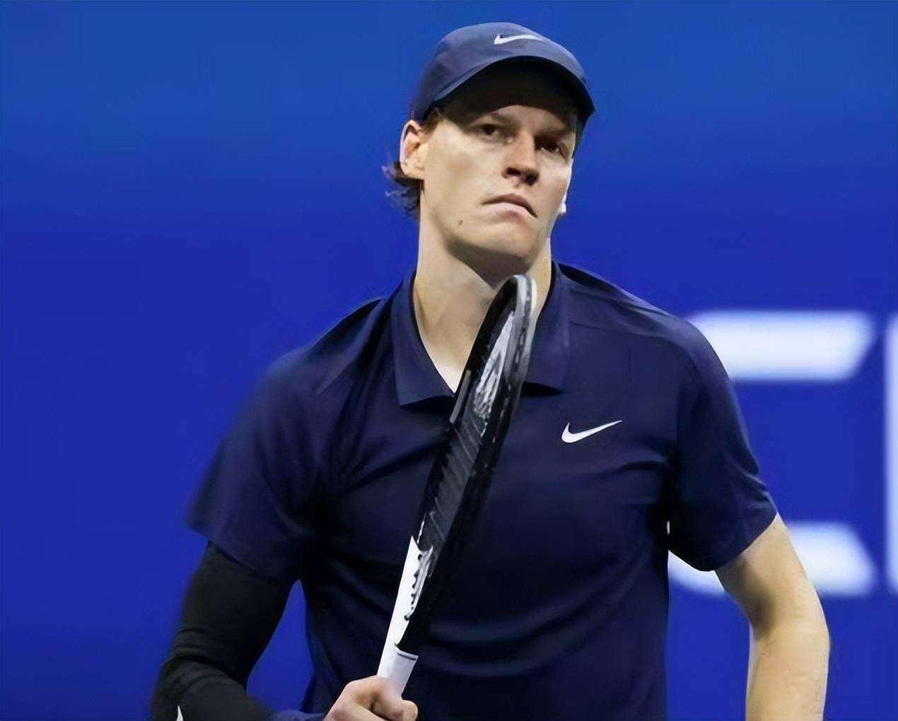 原创            随着辛纳3-0淘汰穆塞蒂，美网半决赛出炉，德约会师阿尔卡拉斯