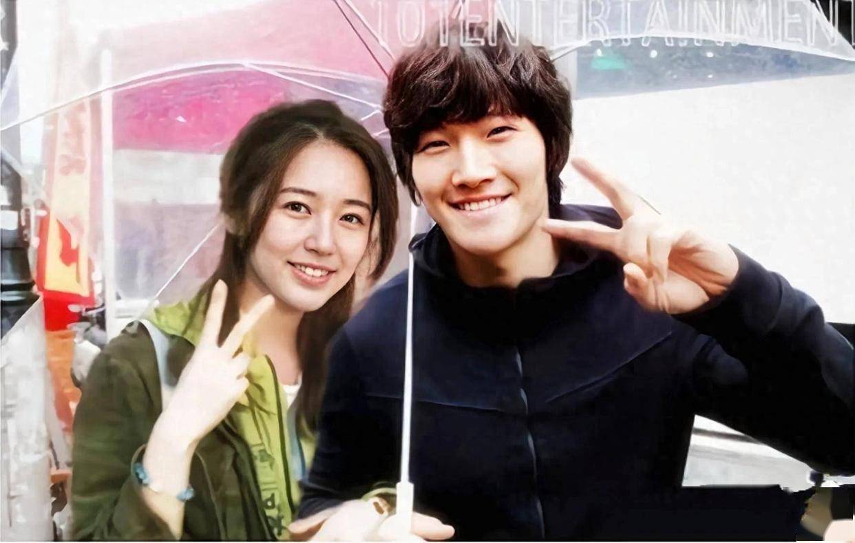 原创            49岁金钟国大婚：刘在石主持背后，20年友谊见证娱乐圈真情