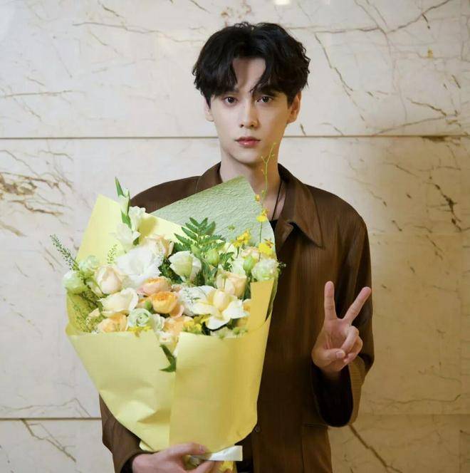 田栩宁过河拆桥？孙菲菲官宣离婚的真相！