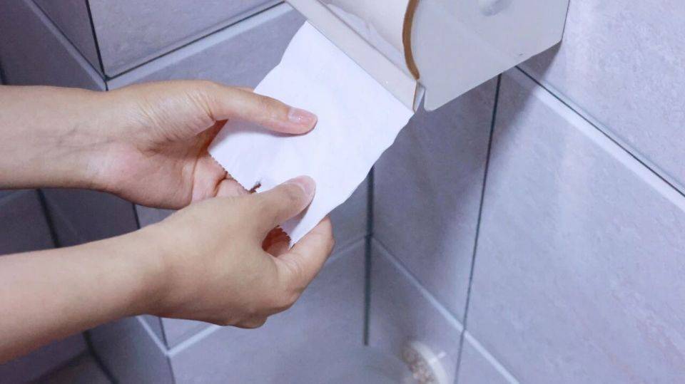 身体若有癌，排便会反馈，如厕出现的4个异常状态，劝您平时留心