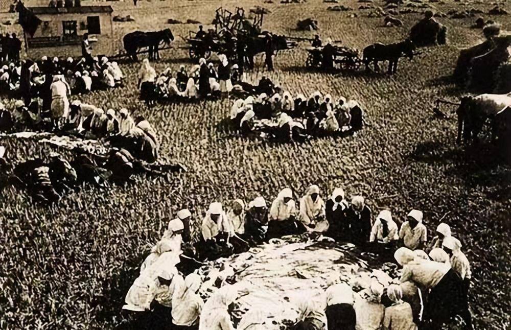 原创            苏联经济崩盘有多恐怖？卢布贬值近百倍，百姓穷到只能吃土豆！