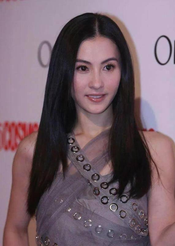 原创            谢霆锋也没想到，张柏芝会因阅兵当天的一特殊举动，实现口碑暴增