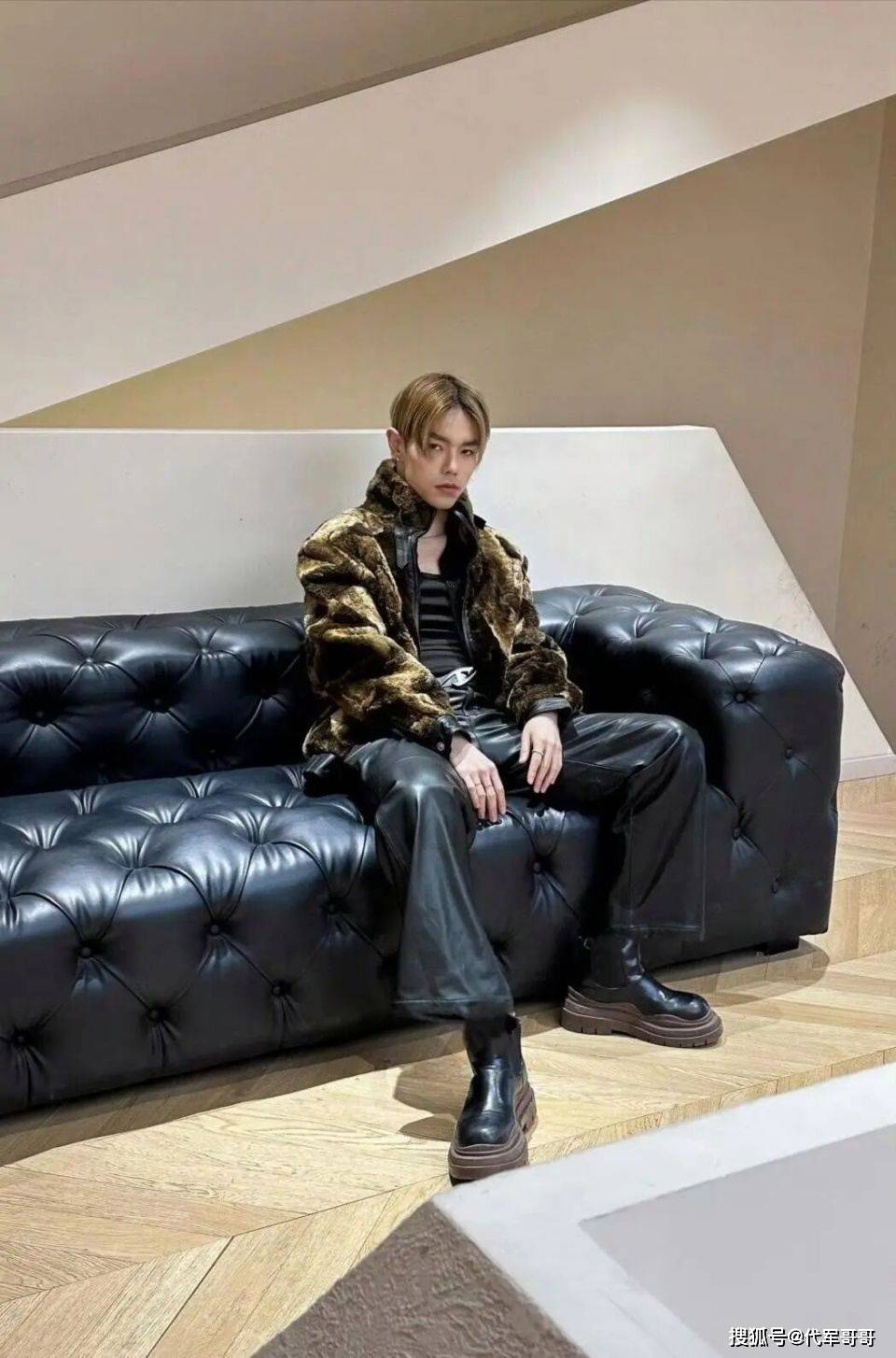 原创            《街舞5》选手解晓东去世，年仅30岁，摔伤脑部昏迷一年多