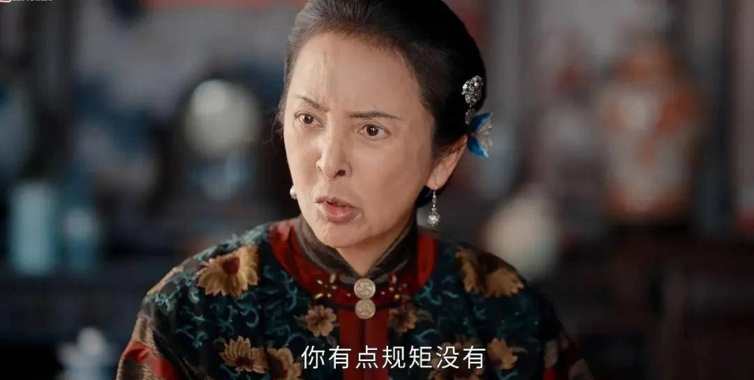 李勤勤：3嫁外国人，送走瘫痪20多年的父亲，如今与狗相依为命