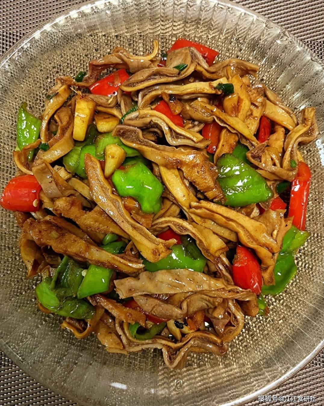 原创            老话说：“一个猪肚十副药”，提醒大家50岁后，多吃猪肚精神棒