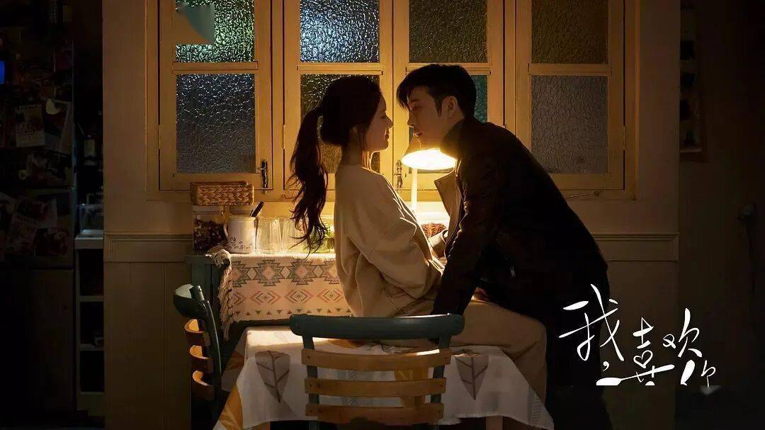 亲妈是导演，干妈是导演，20年都捧不红他，却在娶妻改名后火了