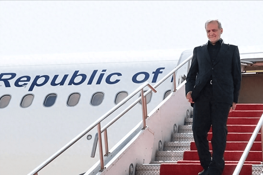 伊朗总统参加中国阅兵后深受触动，当即决定回国，加快落实中伊25年合作协议