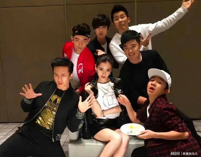 原创            邓超李晨等'跑男'兄弟六年后再聚，昔日友情重现