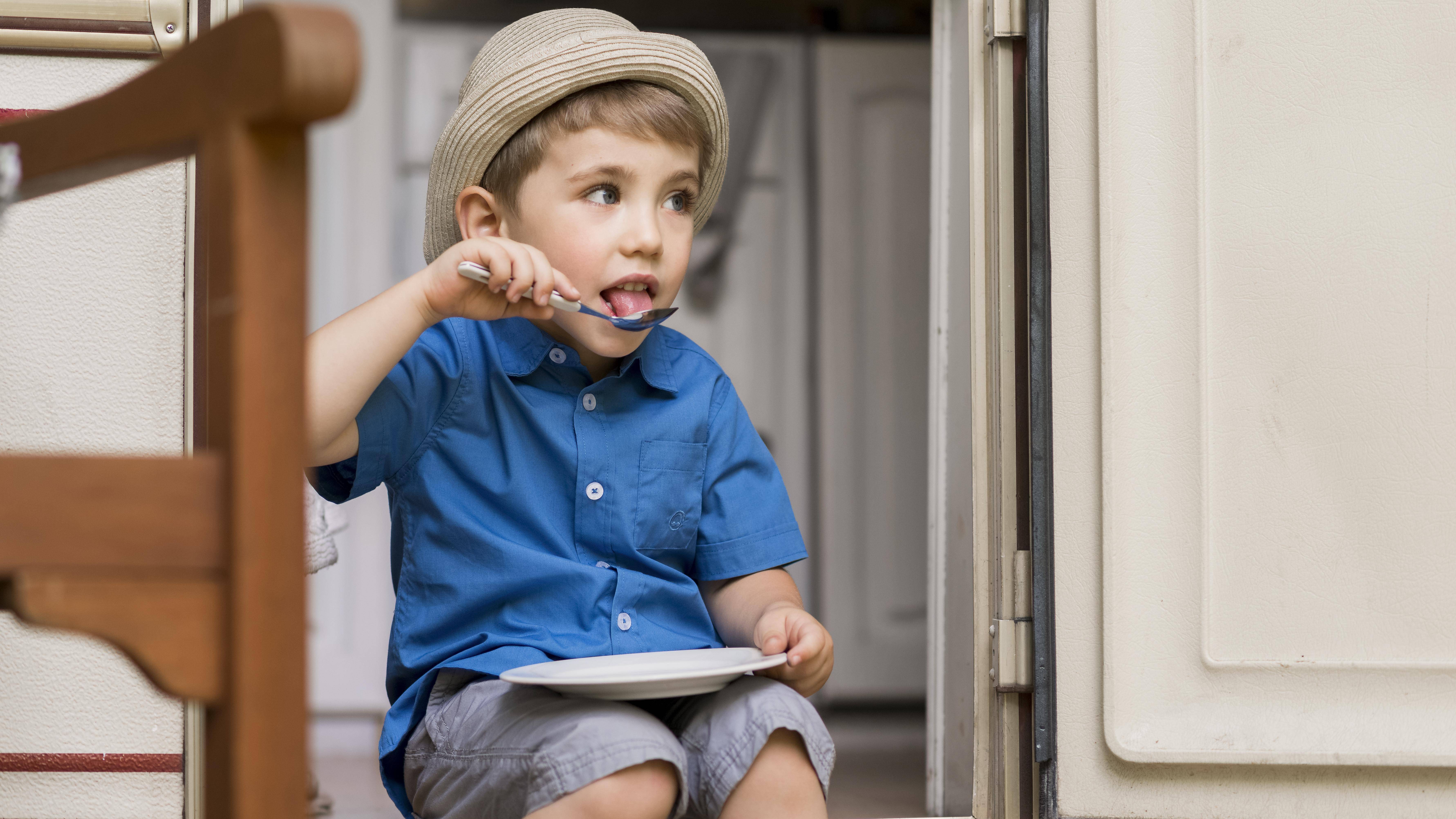 成都武侯区自闭症干预：宝宝重复做这10件事，可能是自闭症的“警报”