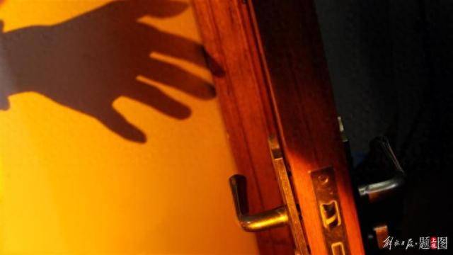 通报：三件中国瓷器被盗