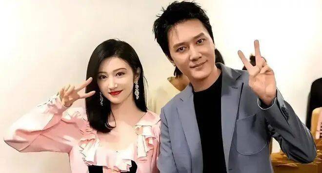 景甜冯绍峰隐婚？许凯赵晴互三实锤？马思纯跟男友分手？F男星性骚扰女同事的瓜？