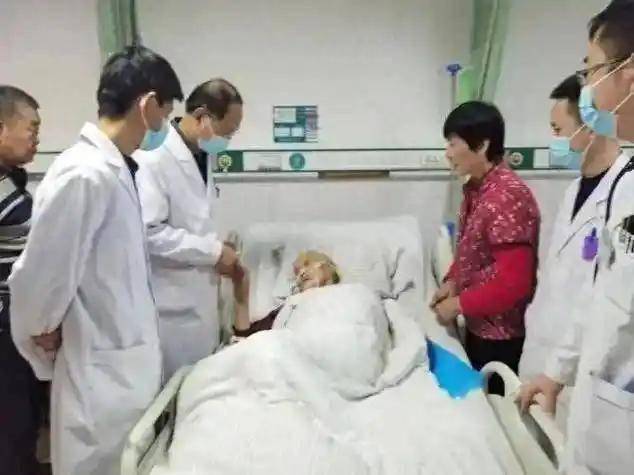 脑梗去世的人越来越多？医生含泪苦劝：宁可看电影，也别做这3事