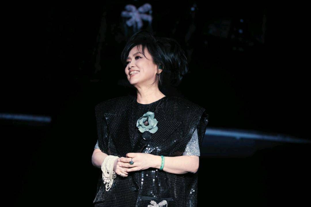 齐豫“风采依旧·在成都”演唱会：一场唱响岁月金曲的艺术盛宴