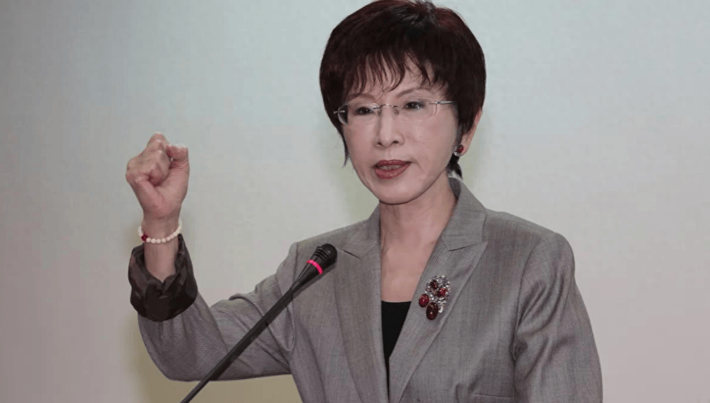 九三阅兵现场，洪秀柱座次不简单，宋楚瑜对大陆提出一个不情之请！