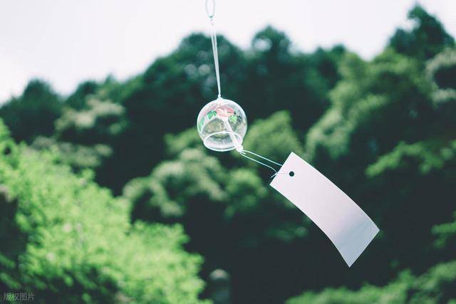 男人嘴上说爱你，心里却没你，会有以下行为