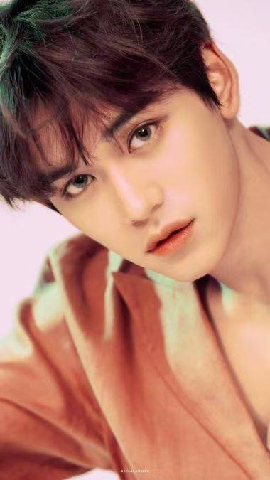 黄旭熙“让你们看”背后，反差操作惊艳众人