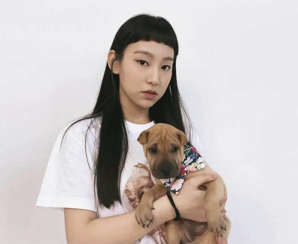 曝TVB"小天后"约满离巢，遭官方公开除名，拒绝续约被雪藏超一年