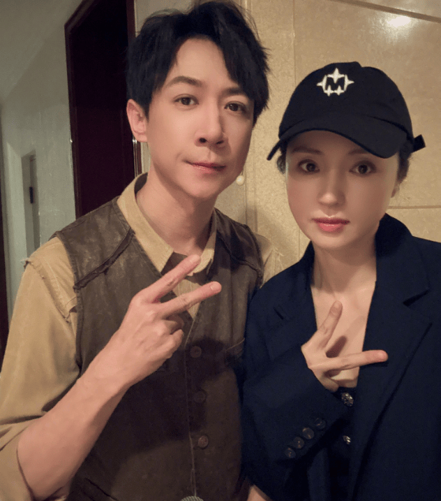 原创            董璇想给张维伊婚礼惊喜，却遭遇老公抵触很委屈？细想她还真错了