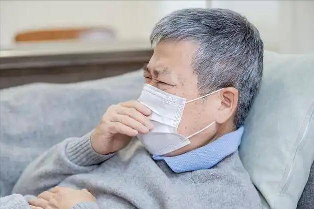 医生提醒慢阻肺病人：秋季这4个细节不能大意，别因忽视留下隐患