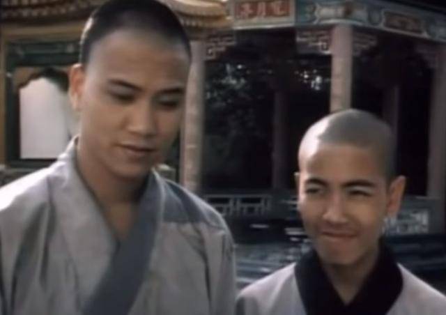 香港资深演员自曝因太太而离开周星驰，不与其竞争，人品受认可