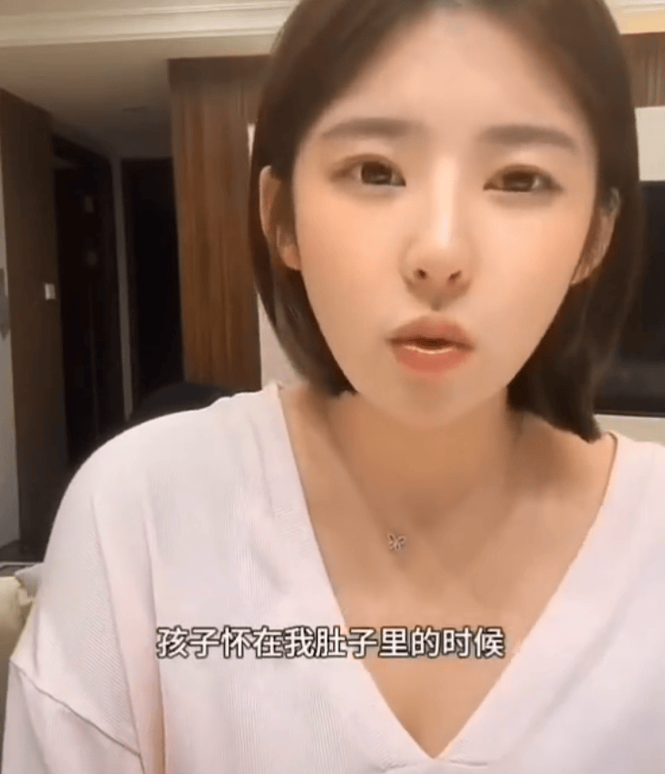 黄一鸣直播称女儿被妈妈抢走 直言自己是“摇钱树”