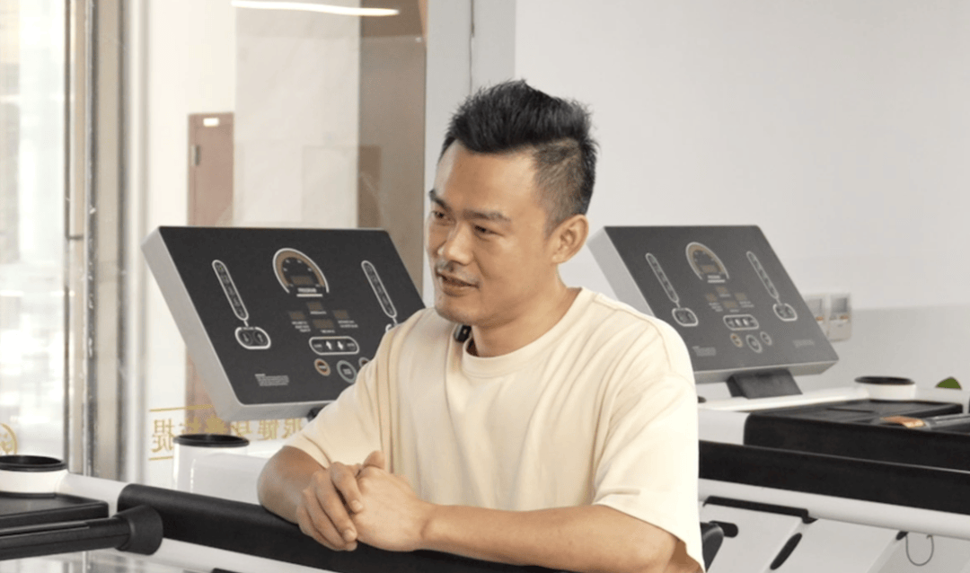 节食、猛喝水、练4小时？避雷痛苦减肥法~不如试试螺旋藻