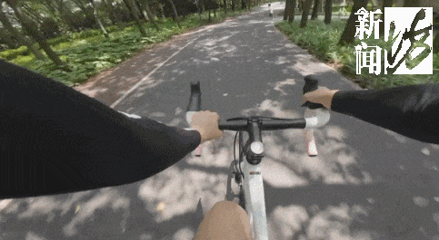 上海女子超速骑行遭遇小孩“回头杀”，飞出倒地致骨折