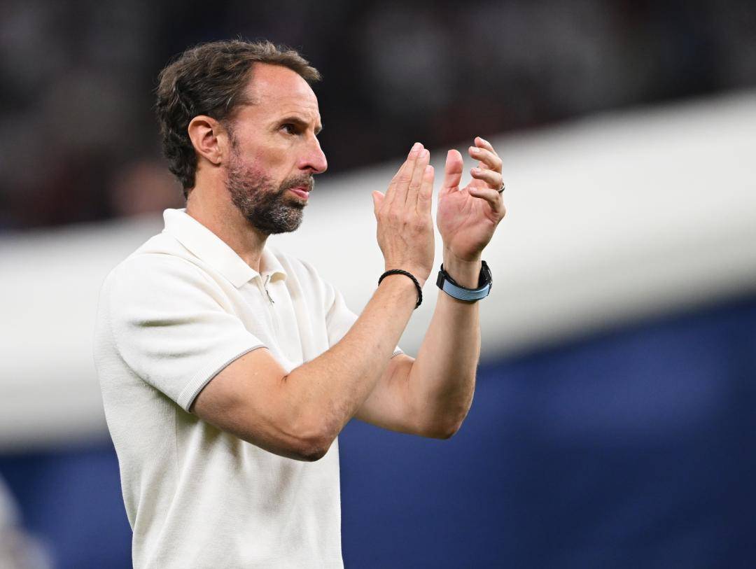 原创            国足新帅大反转？名记曝出新选项，欧洲名帅或执教，够大牌！