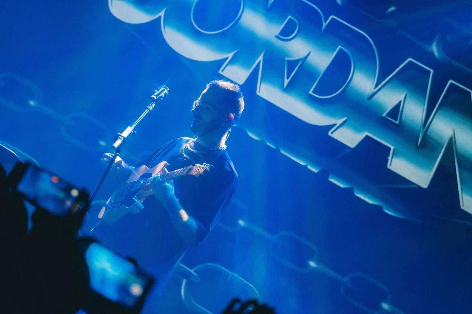 现象级神曲《Dehors》原唱要来成都开巡演了