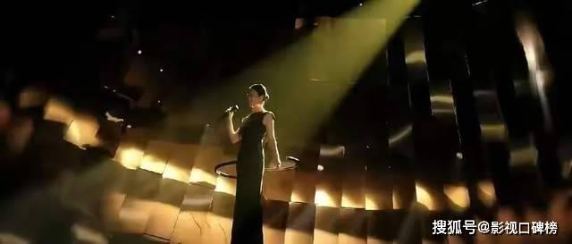 原创            王菲最新广告花絮曝光，穿大露背连衣裙撞脸那英，56岁状态很好