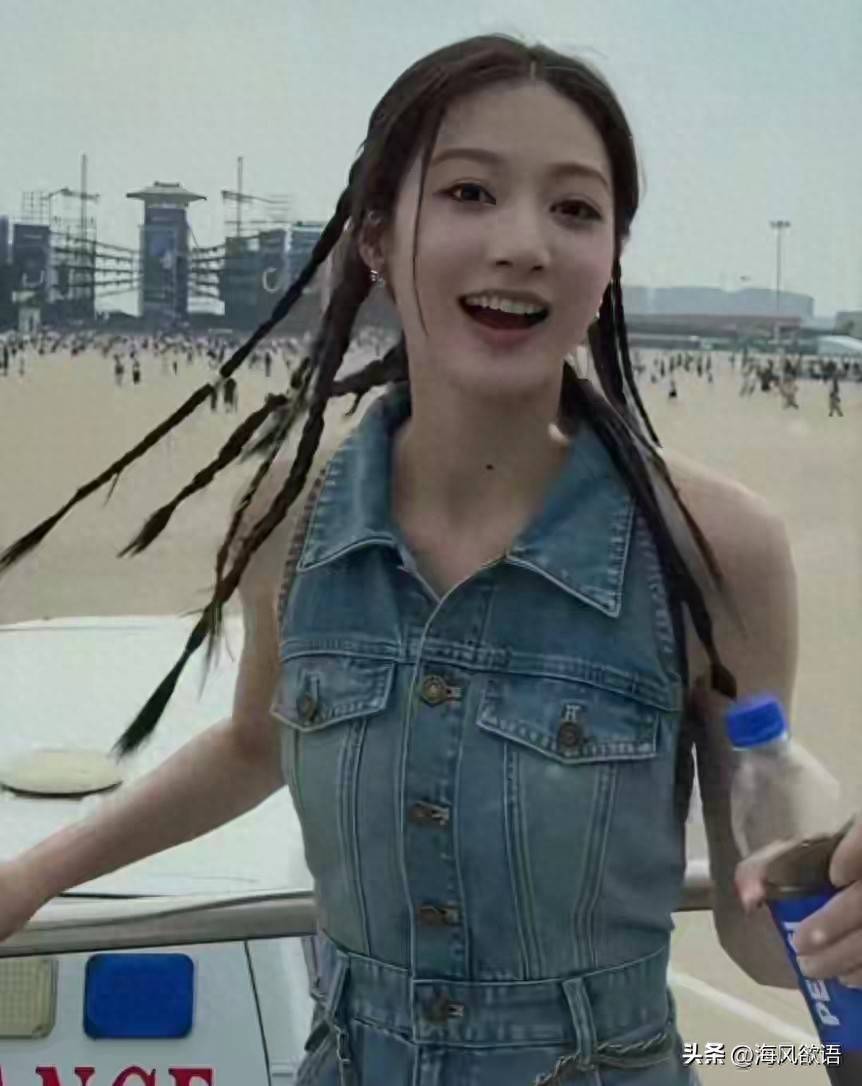 原创            主持人冯琳拿饮料瓶当话筒嗨翻音乐节，这反差萌直接戳中我笑点！