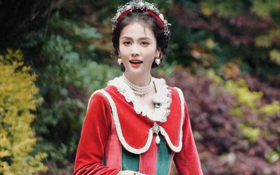 原创            泥潭挑战后，白鹿半小时洗尽疲惫，展现坚韧与乐观的明星风采