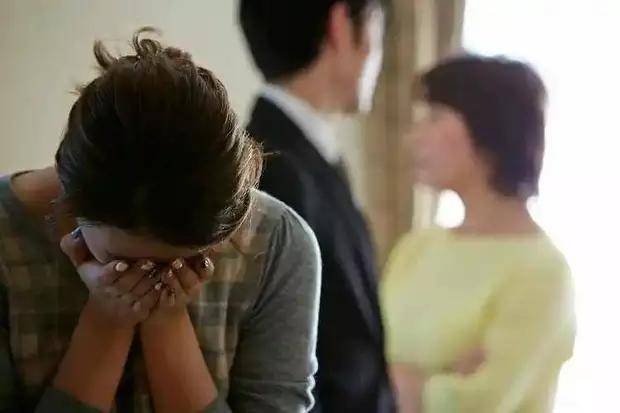 原创            男人的这两种做法，看似深爱，实则薄情