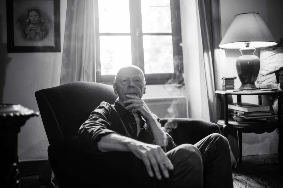 传记也能虚构？这位法国作家的写法出道即巅峰