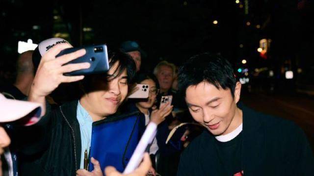 谢苗火到了国外，多伦多电影节《火遮眼》口碑大爆，坐等内地引进