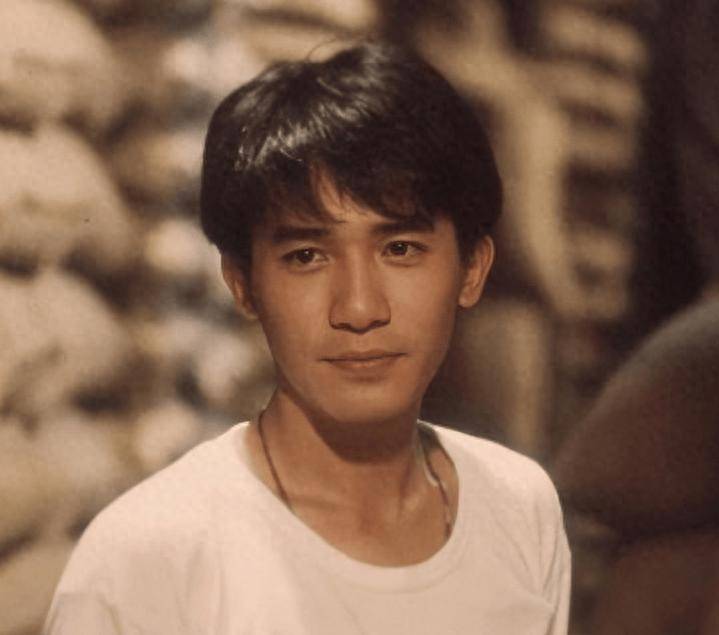 原创            梁朝伟不再隐瞒，坦白久居日本的原因，难怪结婚17年都不要孩子