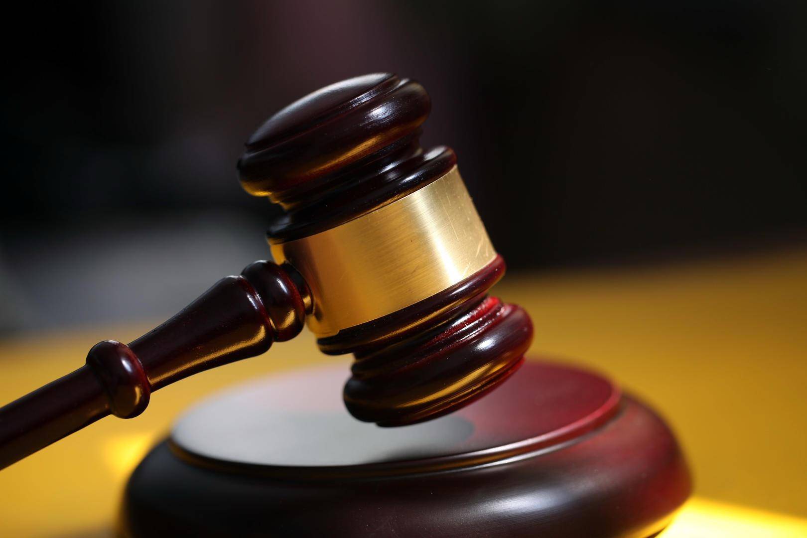 男子离婚12年后被儿子起诉索要44万抚养费，才知儿非亲生 已与生父达成抚养费协议