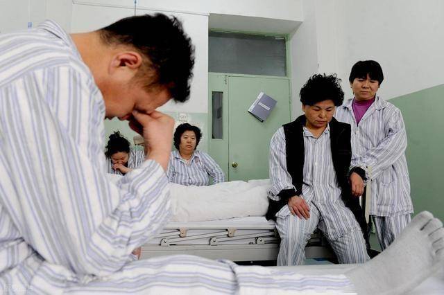 越来越多人肿瘤离世，医生无奈：4物当早餐吃，身体再好也扛不住