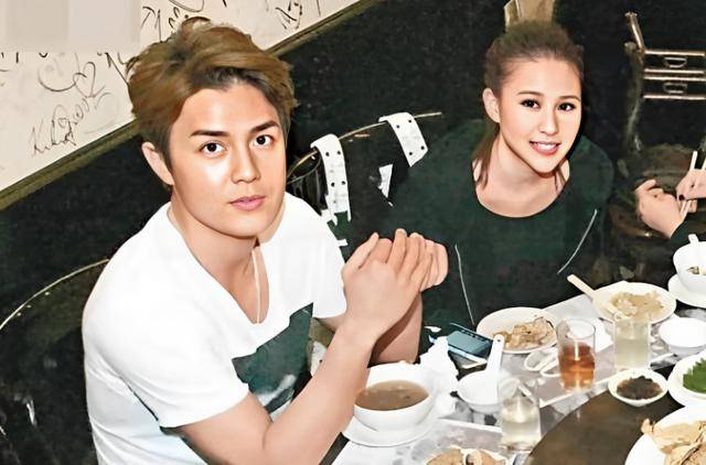 原创            “情歌王子”秒变“水果摊主”，曾拒娶何超莲，如今活法别出心裁