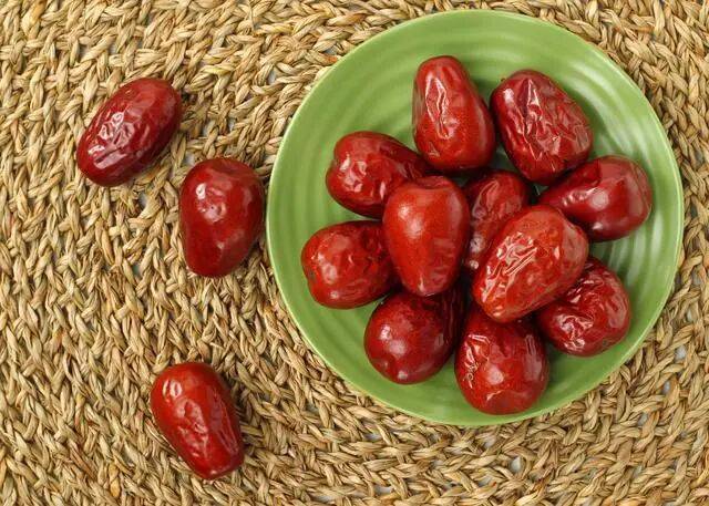 脾胃很差的人，平时要坚持吃这8种食物！