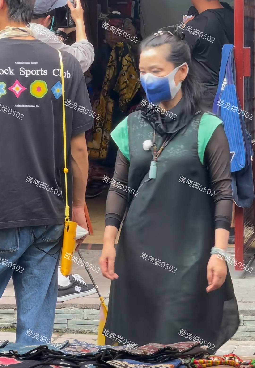 原创            一路繁花2的看点貌似在何赛飞身上总是拉着脸不高兴厉害不好相处