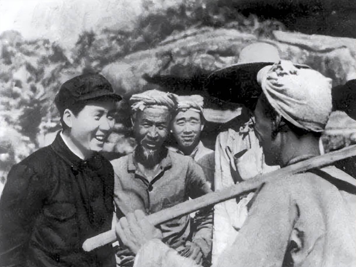 原创            开国大将中的亲戚关系，看似毫不相干的两人，实际上关系并不一般