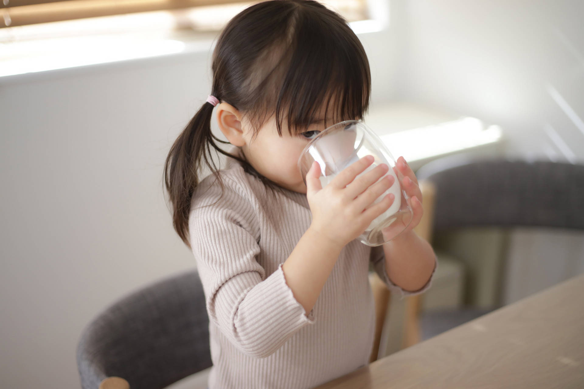 原创            三种“假牛奶”已被儿科医生拉入黑名单，很多家长还成箱买给娃喝