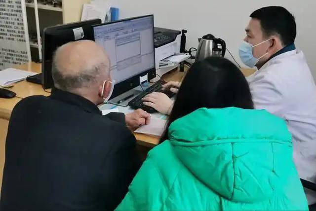 李子已经上市！医生研究发现：高血脂患者吃李子时，多注意这5点