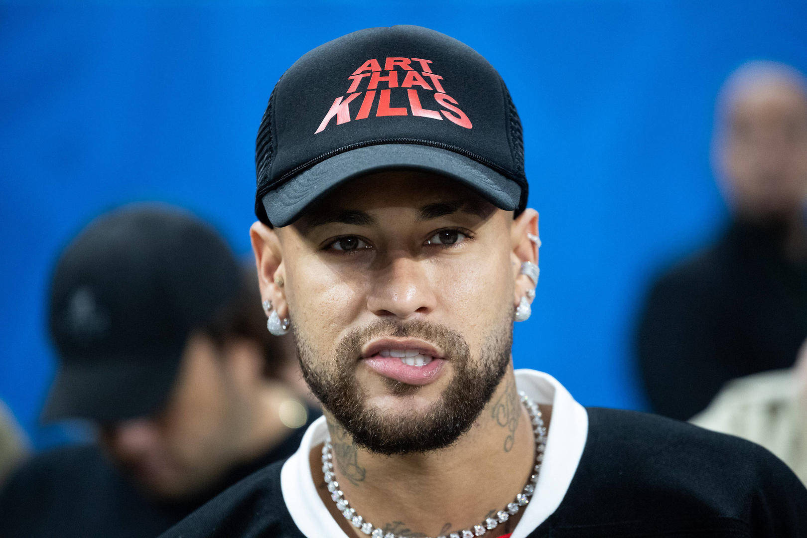 与内马尔素未谋面，巴西亿万富豪却将赠予其全部遗产，原因曝光