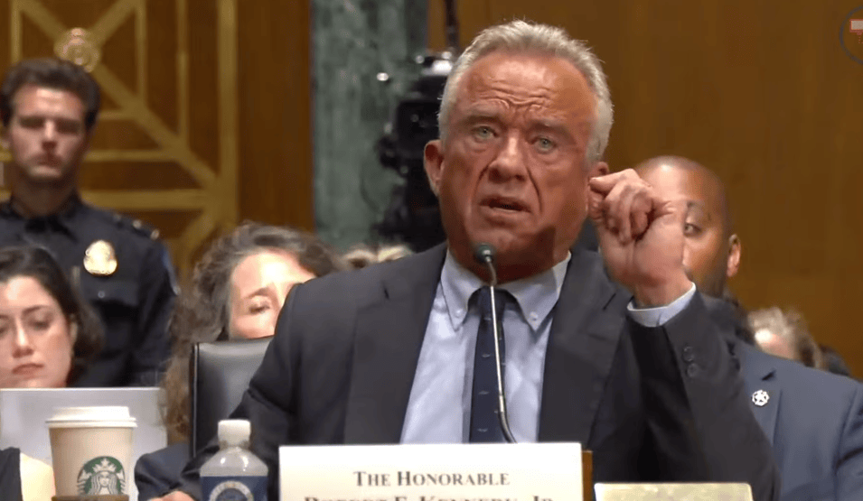 小肯尼迪情绪崩溃：若不改变现状，美国会是世界上“病得最重”的国家